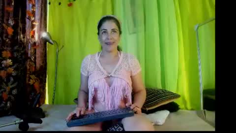 Snapshot of girasol_walton chatting on 07.27.26 Girasol Walton online show from 07.27.26