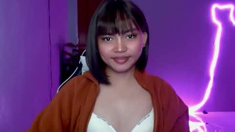 Snapshot of girl2rememberxxx chatting on 12.16.25 YOUR GIRL AXIE online show from 12.16.25