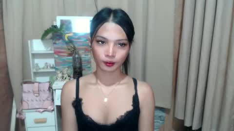 Snapshot of girl4u_aieshaxoxo chatting on 09.22.25 Aisha online show from 09.22.25