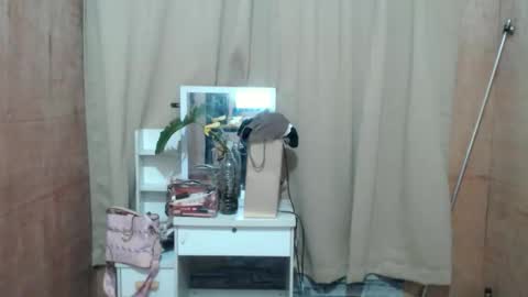 Snapshot of girl4u_aieshaxoxo chatting on 10.09.25 Aisha online show from 10.09.25
