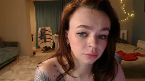 Snapshot of girl_happiness chatting on 12.15.24 Secret online show from 12.15.24