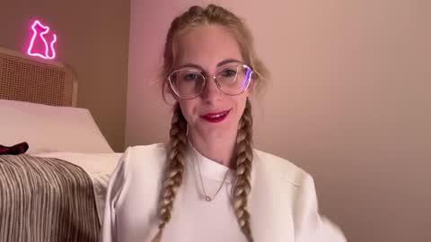 Nikki online show from 01.02.25