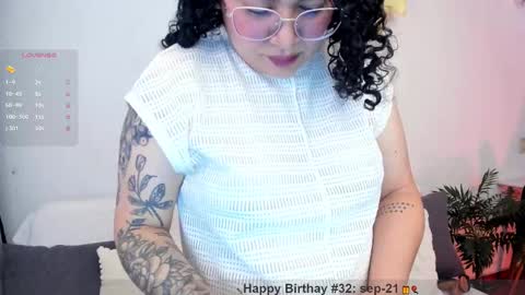 girl_inline online show from 09.19.25