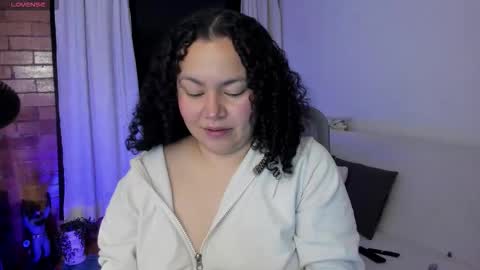 girl_inline online show from 11.21.25