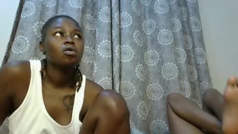 Snapshot of girlnextdoor60 chatting on 10.18.25 Sexy online show from 10.18.25