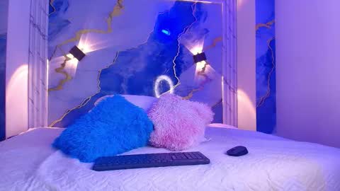 Snapshot of girls_from_medellin chatting on 11.02.25 eleanor and celeste online show from 11.02.25