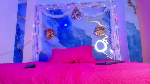 Snapshot of girls_from_medellin chatting on 12.02.25 eleanor and celeste online show from 12.02.25