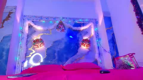 Snapshot of girls_from_medellin chatting on 12.04.25 eleanor and celeste online show from 12.04.25