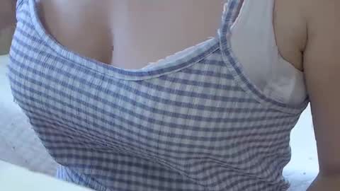 Victoria online show from 11.22.25