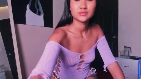girlytiny online show from 04.30.26