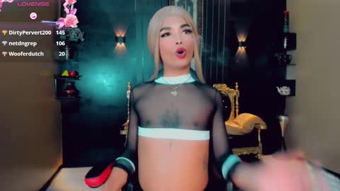 Snapshot of gisele_fox chatting on 03.11.25 Gisel online show from 03.11.25