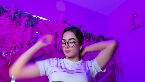 Snapshot of gisell_squirt chatting on 10.14.25 gisell_squirt online show from 10.14.25