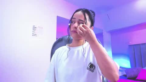 GISELLE ROLDAN online show from 01.11.26