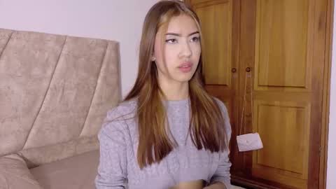 Snapshot of giselleclair chatting on 11.27.25 giselleclair online show from 11.27.25