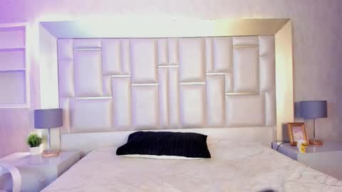 Giselle Tompos online show from 03.13.26