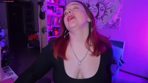 Snapshot of gitera_ chatting on 01.04.25 AlexaMillis online show from 01.04.25