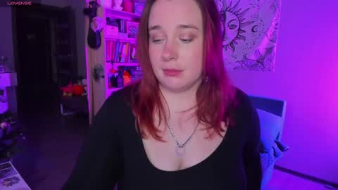 Snapshot of gitera_ chatting on 01.05.25 AlexaMillis online show from 01.05.25