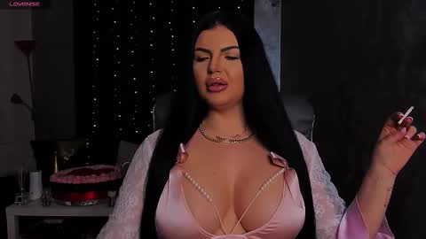 Giulia online show from 02.24.25