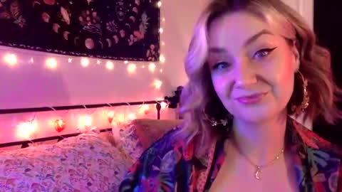 givemesweetdreams online show from 09.08.25