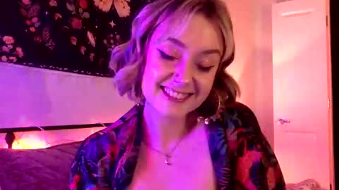 givemesweetdreams online show from 10.21.25