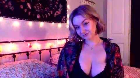 givemesweetdreams online show from 11.15.25