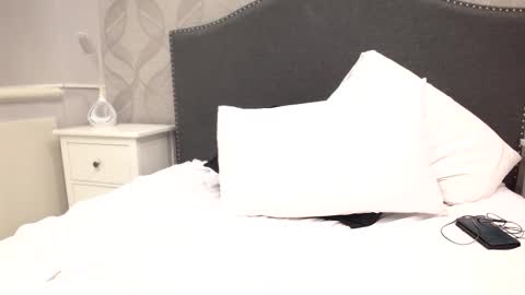 Snapshot of gizzlemcclizzle chatting on 10.28.25 Chad Thunderstroke and Bianca online show from 10.28.25