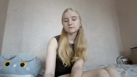 Laura online show from 04.08.26