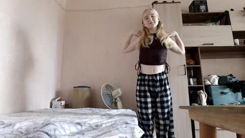 Laura online show from 04.09.26