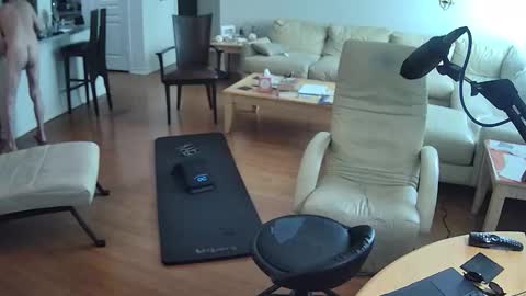 Snapshot of glennbootycam chatting on 11.06.25 glennbitch online show from 11.06.25