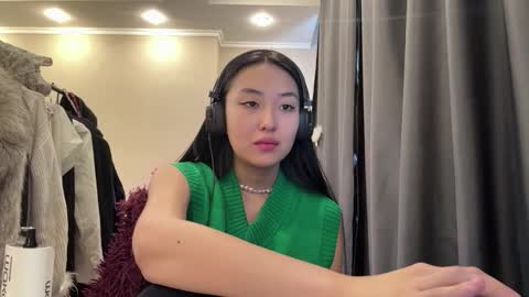 Mia online show from 03.19.26