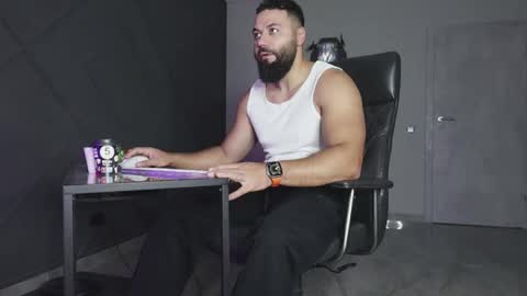 Matthew .. for short call me Matt online show from 11.13.25