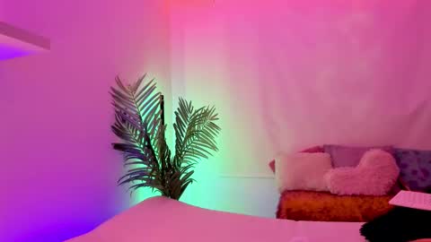 Mimi online show from 10.29.25