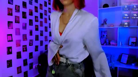 Snapshot of gloria_bubble chatting on 06.25.26 your dream online show from 06.25.26