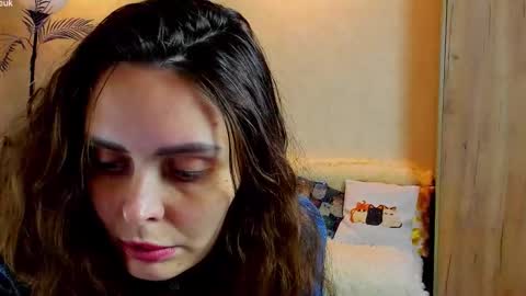 Gloria Wood online show from 10.12.25