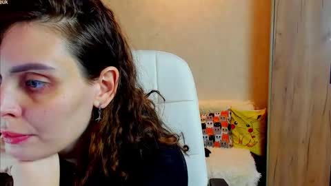 Gloria Wood online show from 11.15.25