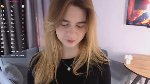 Mia online show from 04.15.26