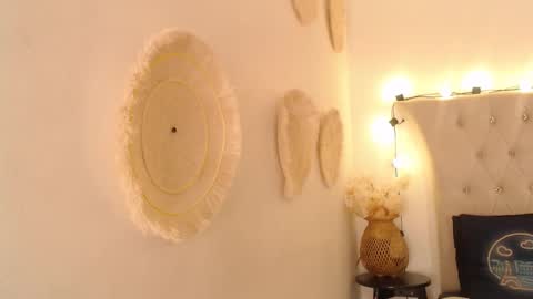 Snapshot of glory_shine chatting on 01.14.26 Glory online show from 01.14.26