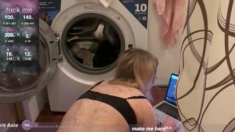 Snapshot of gloryaaaa chatting on 10.02.25 I want to make you happy and lovense online show from 10.02.25