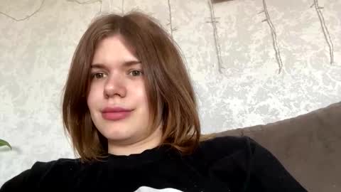 Snapshot of glossy_girl_1 chatting on 04.26.26 Roxy online show from 04.26.26