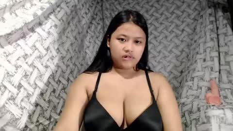 Snapshot of glossyrina chatting on 07.16.26 Rina3 online show from 07.16.26