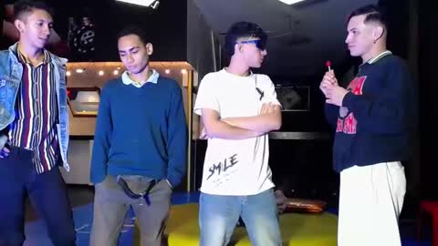 THOMAS AND DAMIAND online show from 02.02.25