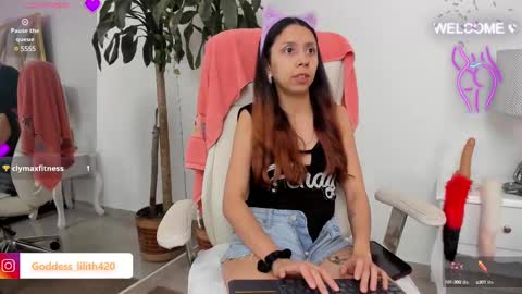 Snapshot of goddess__lilith_ chatting on 12.15.24 Lilith online show from 12.15.24