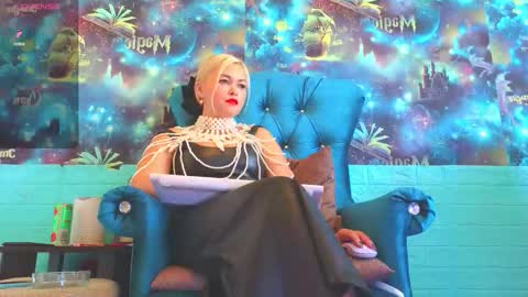 Mrs. Isabella online show from 10.12.25