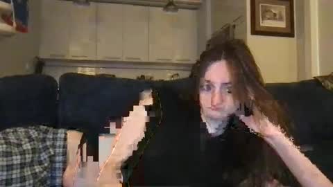 Snapshot of goddess_larz chatting on 10.09.25 goddess_larz online show from 10.09.25