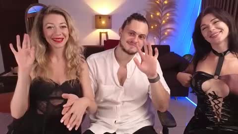 Snapshot of goddess_marylin chatting on 01.29.25 330 UTC2 girls online show from 01.29.25