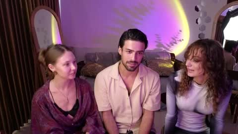   330 UTC2 girls   online show from 04.09.26