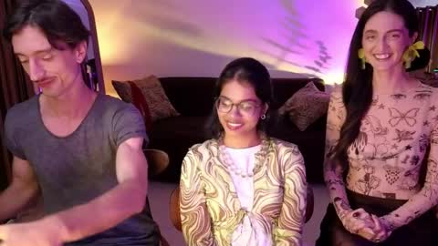   330 UTC2 girls   online show from 04.16.26