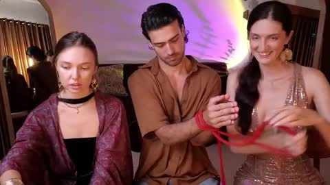   330 UTC2 girls   online show from 04.18.26