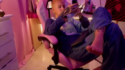 vee online show from 04.22.26