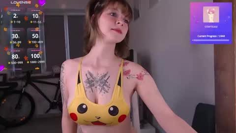 Akiko online show from 12.11.24